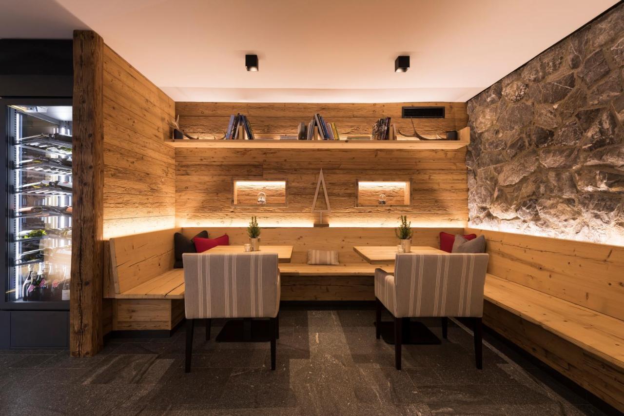Hotel Sonnblick レッヒ エクステリア 写真