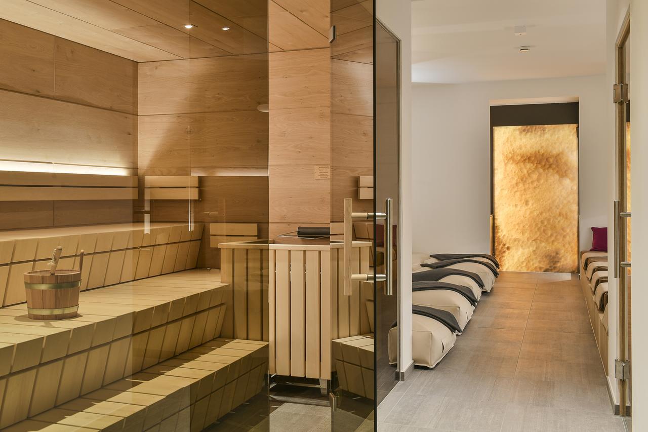 Hotel Sonnblick レッヒ エクステリア 写真